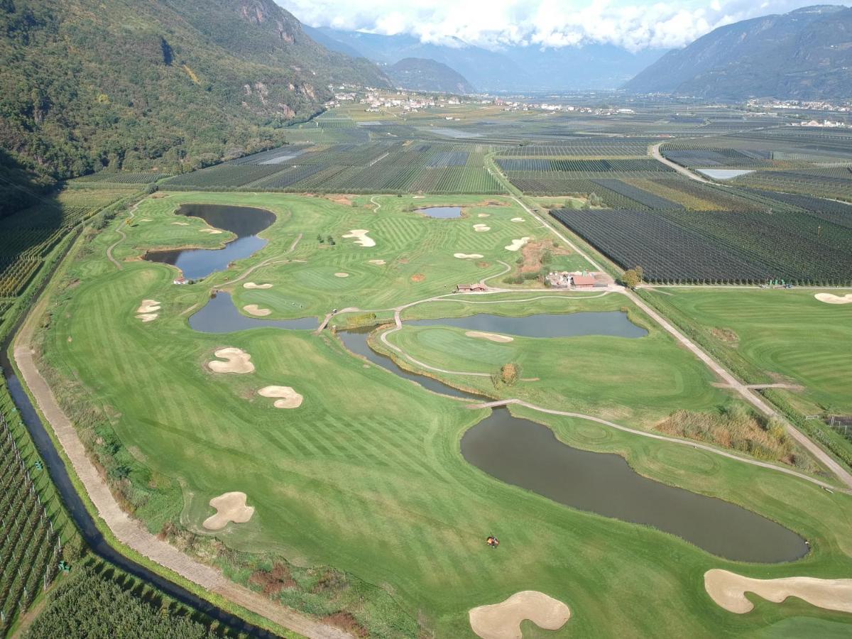The Lodge Sporthotel - Golfclub Eppan Appiano Sulla Strada Del Vino Esterno foto