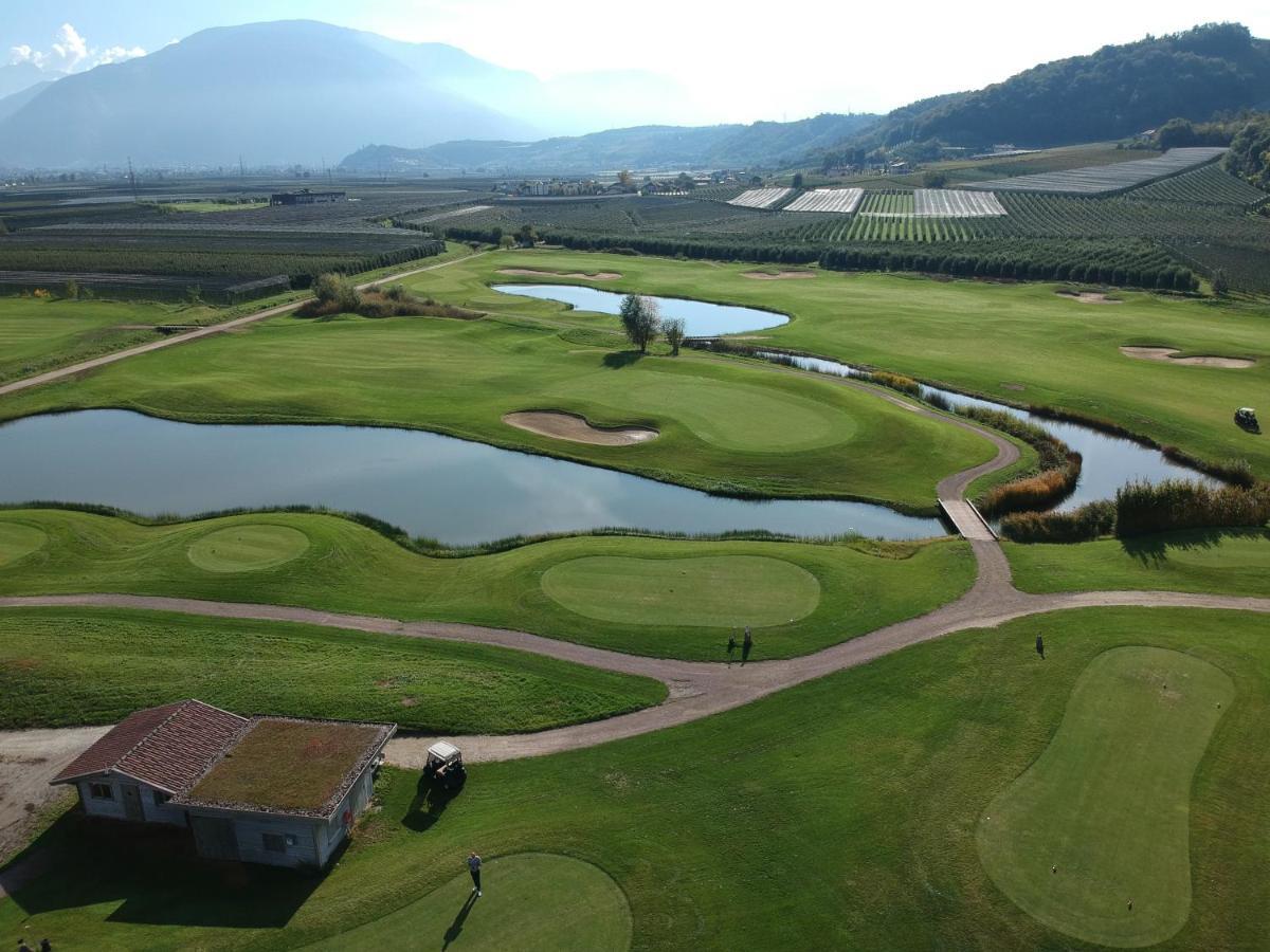 The Lodge Sporthotel - Golfclub Eppan Appiano Sulla Strada Del Vino Esterno foto