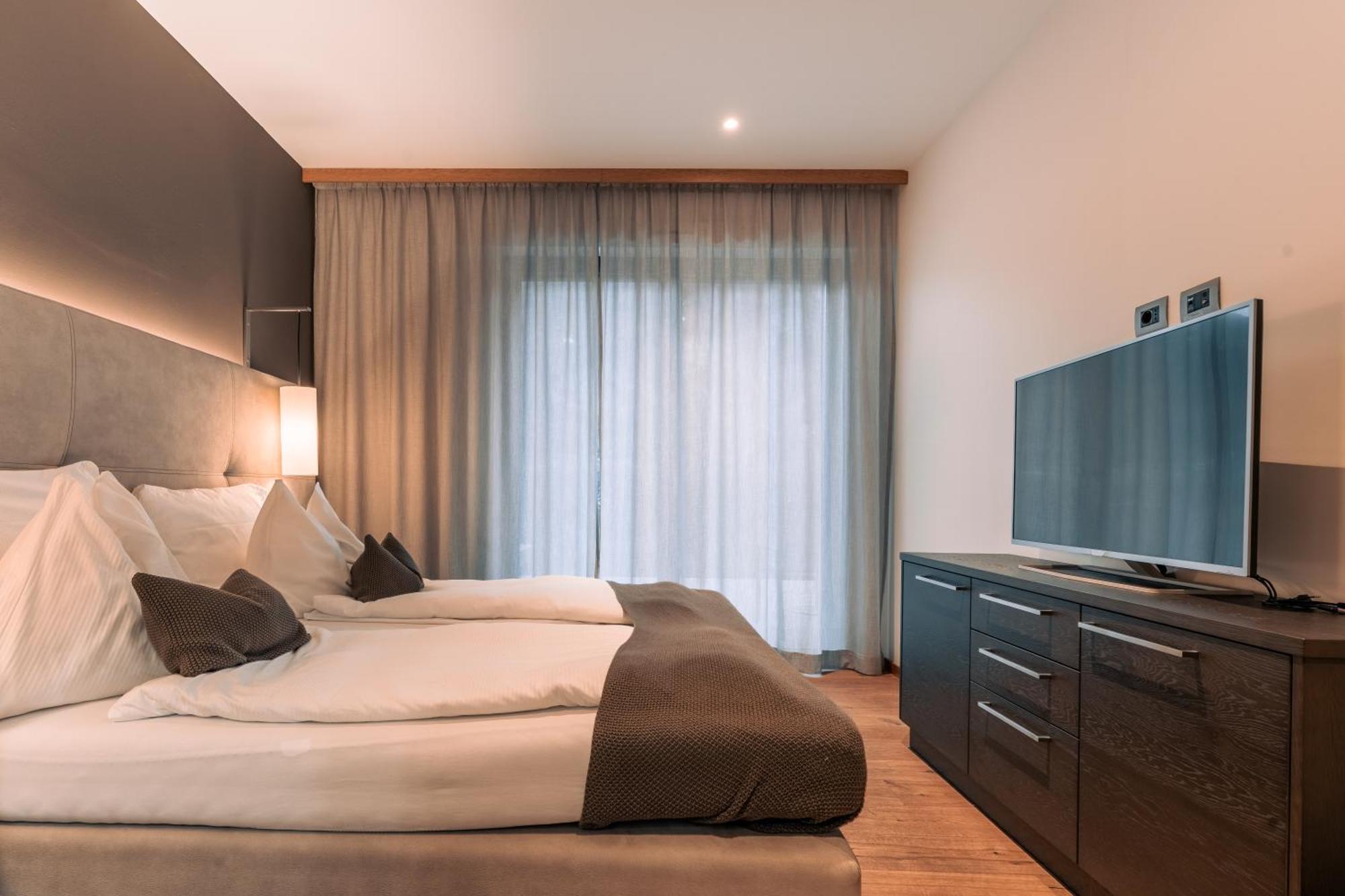 The Lodge Sporthotel - Golfclub Eppan Appiano Sulla Strada Del Vino Esterno foto