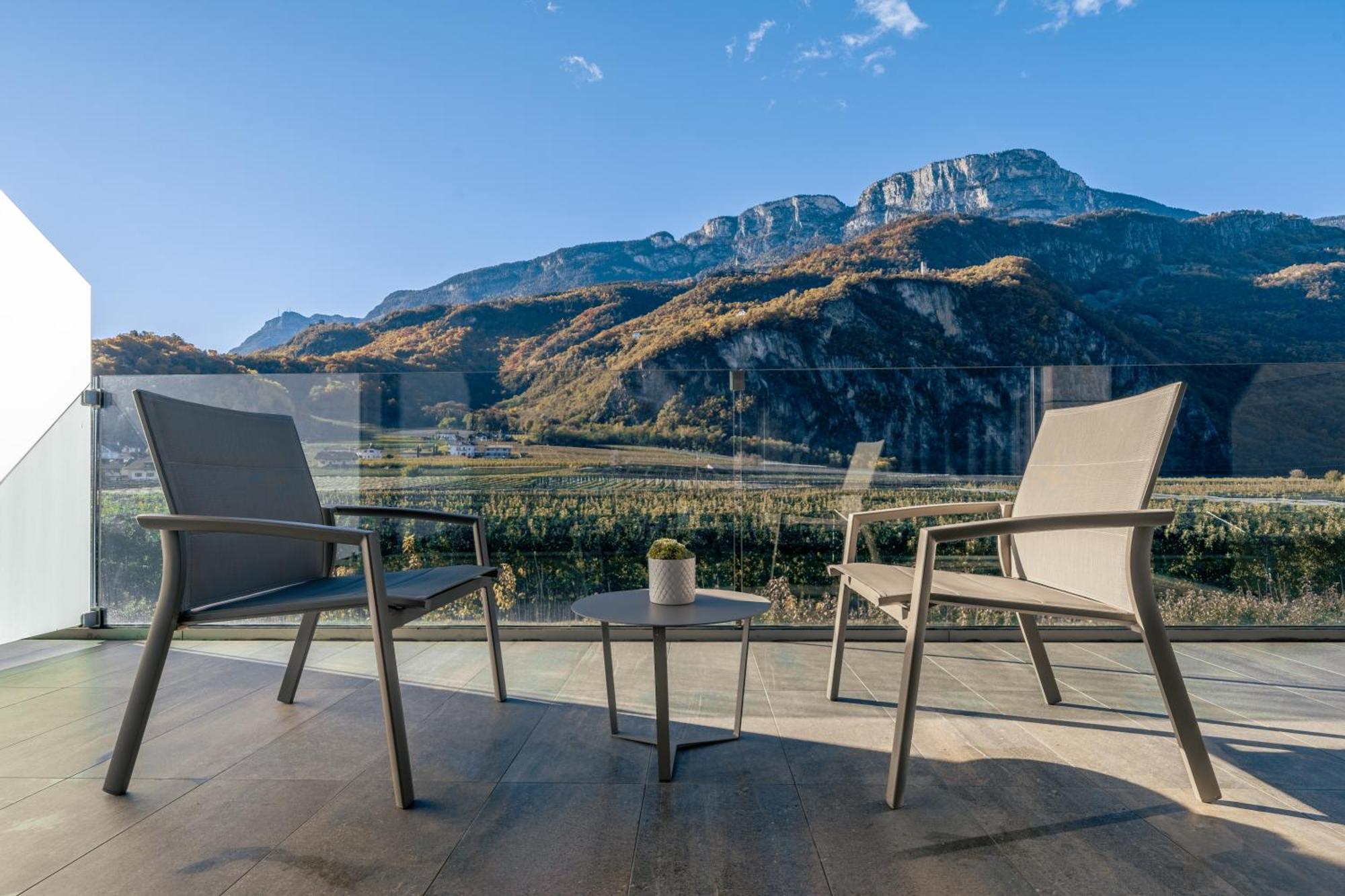 The Lodge Sporthotel - Golfclub Eppan Appiano Sulla Strada Del Vino Esterno foto