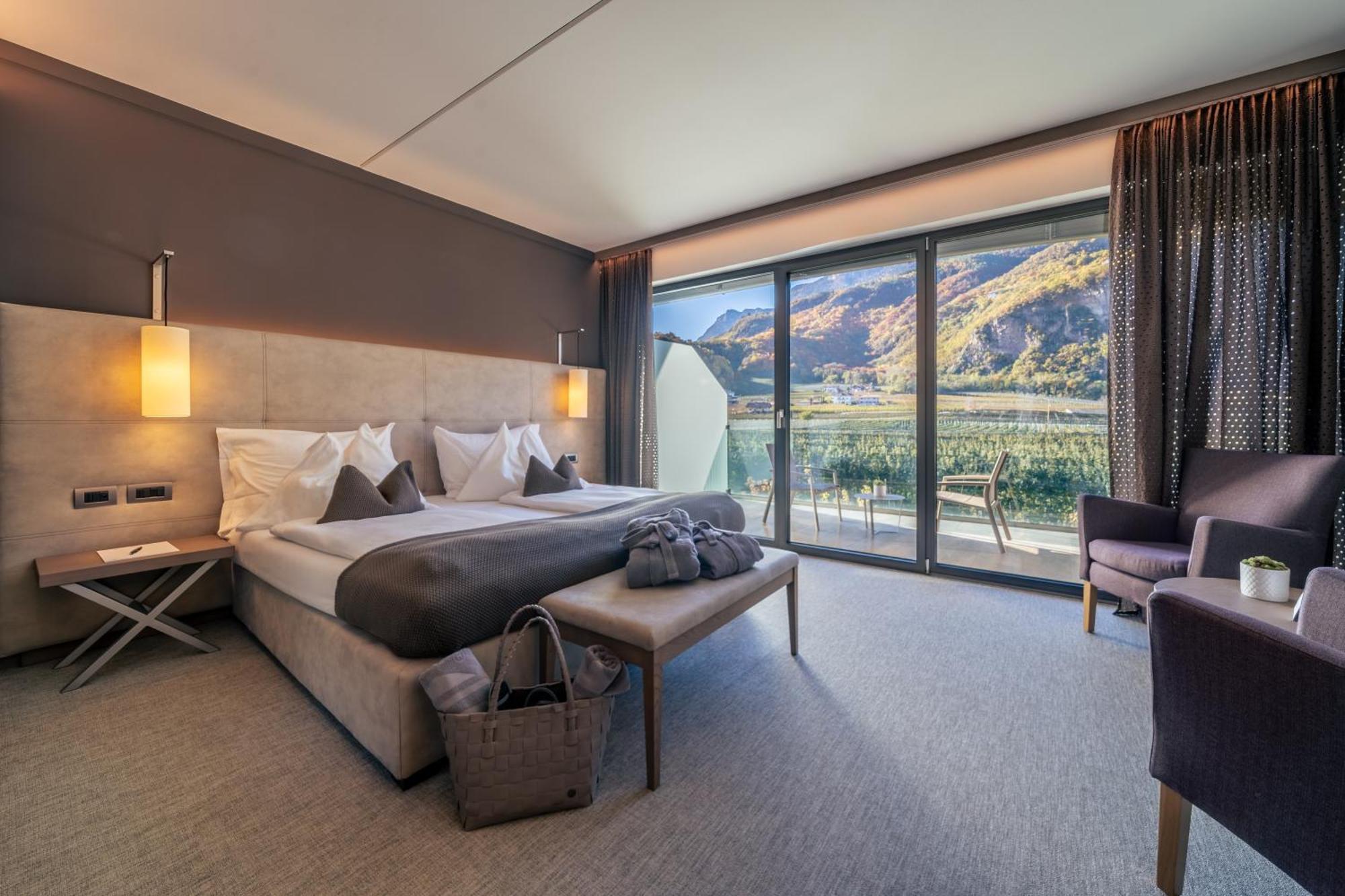 The Lodge Sporthotel - Golfclub Eppan Appiano Sulla Strada Del Vino Esterno foto