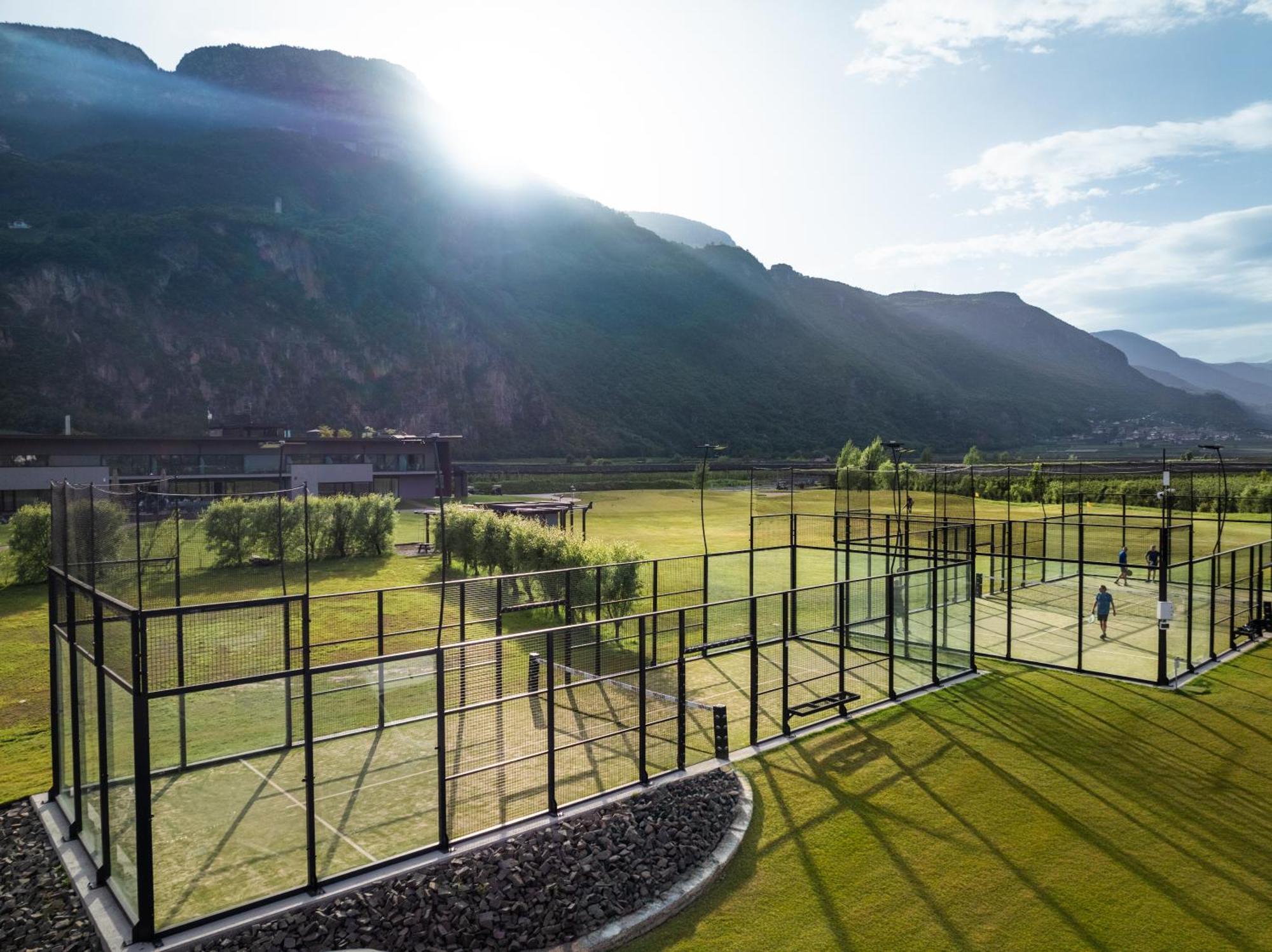 The Lodge Sporthotel - Golfclub Eppan Appiano Sulla Strada Del Vino Esterno foto