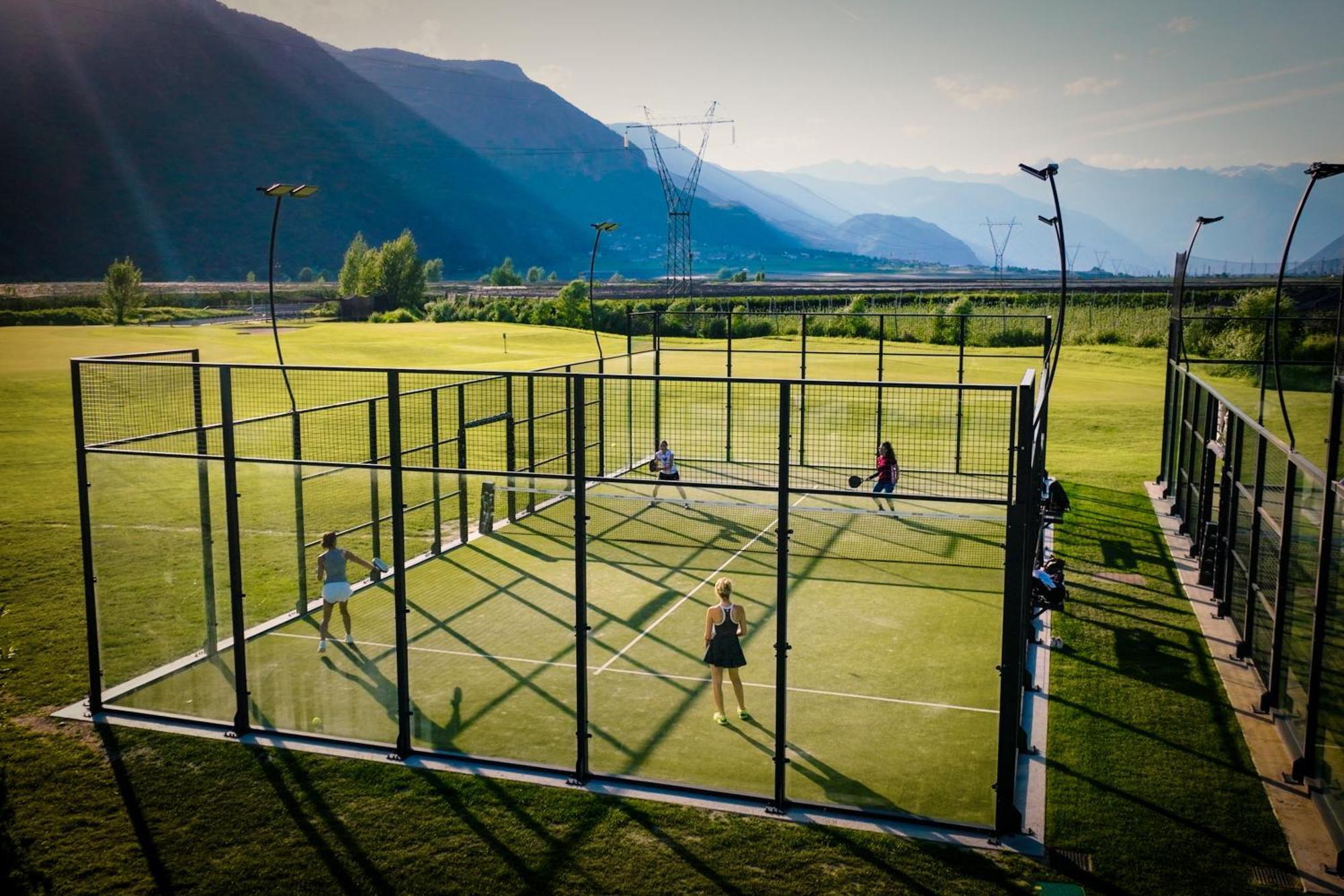 The Lodge Sporthotel - Golfclub Eppan Appiano Sulla Strada Del Vino Esterno foto