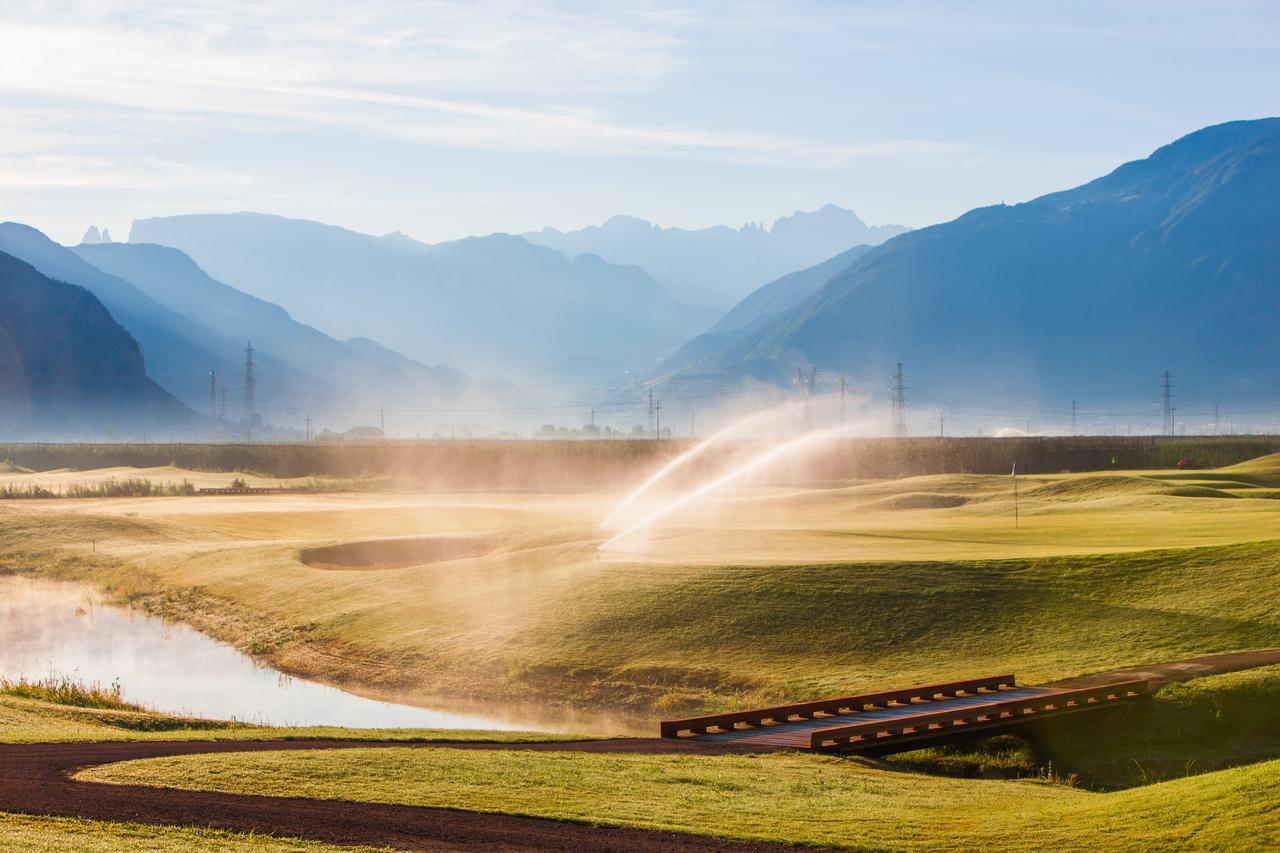 The Lodge Sporthotel - Golfclub Eppan Appiano Sulla Strada Del Vino Esterno foto