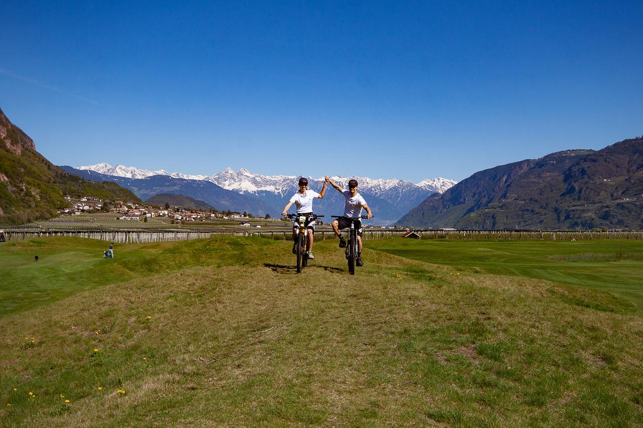 The Lodge Sporthotel - Golfclub Eppan Appiano Sulla Strada Del Vino Esterno foto