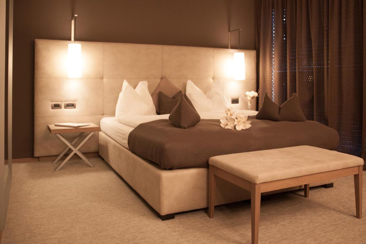 The Lodge Sporthotel - Golfclub Eppan Appiano Sulla Strada Del Vino Esterno foto